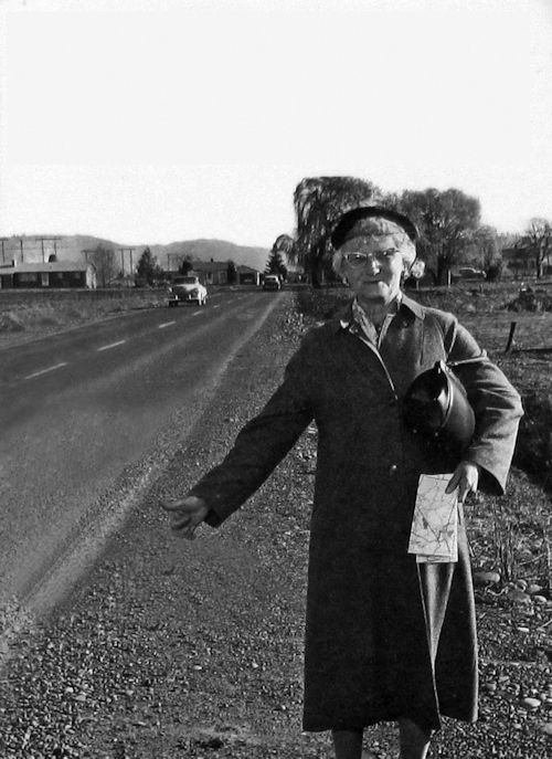 From the front cover of THE HITCHHIKING GRANDMOTHER by Ruth Davis, ©1990.